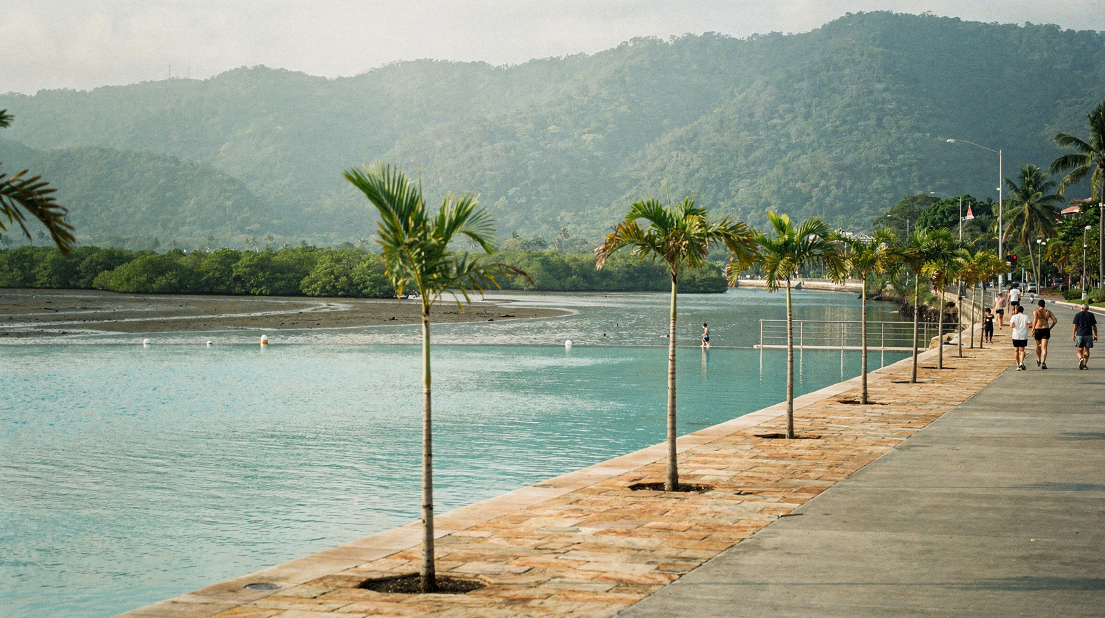 Cairns Esplanade & Lagoon
