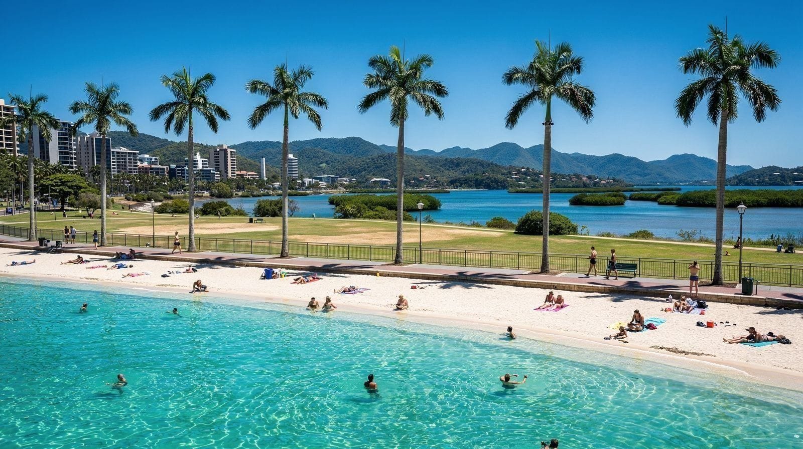 Best Time to Visit Cairns: Dry Season vs Wet Season