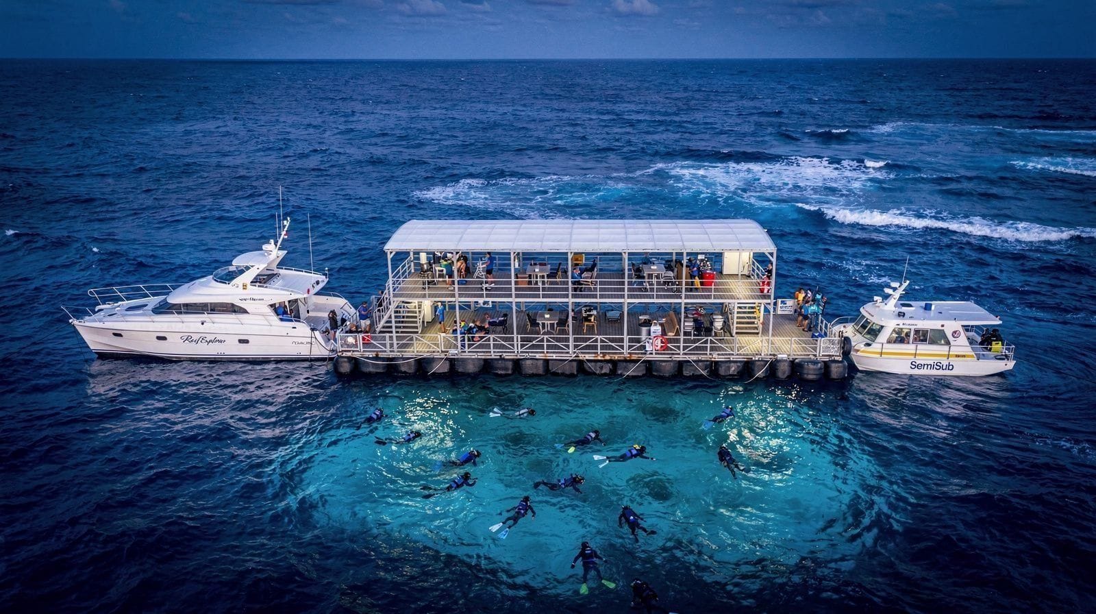 Reef Pontoon vs Small Boat: Which Great Barrier Reef Trip Is Right for You